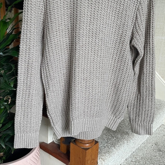 Hollister Men's Taupe Crewneck Sweater - Picture 3 of 9